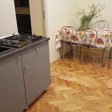 Piata Muzeului *
